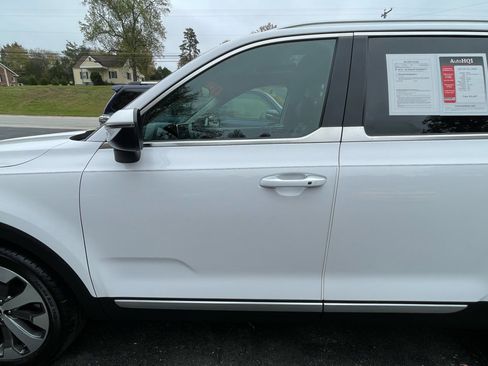 Used 2022 Kia Telluride S image 3