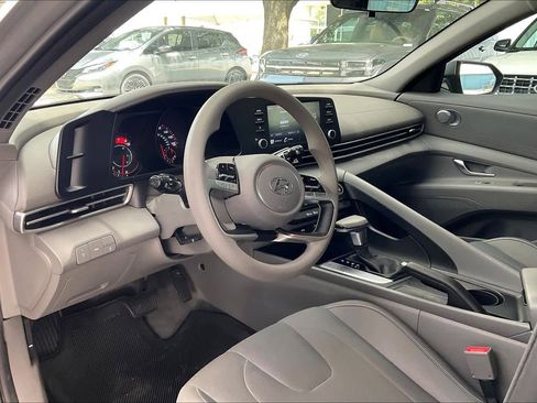 Certified 2023 Hyundai Elantra SEL FWD image 18