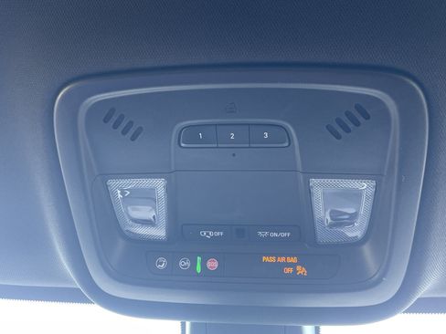 Used 2023 Chevrolet Traverse LT w/ Rear Camera Mirror Package AWD/4WD image 41