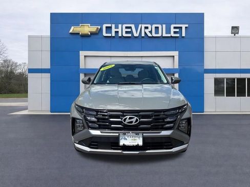 Used 2025 Hyundai Tucson SE AWD/4WD image 2