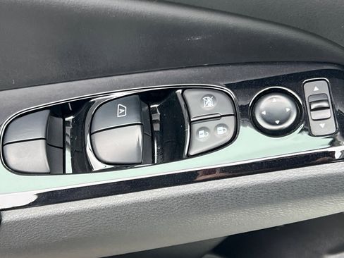 Certified 2023 Nissan Altima 2.5 SV image 12