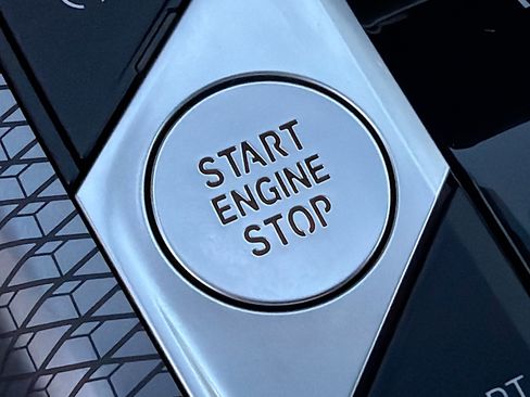 New 2026 BMW 330i xDrive Sedan w/ M Sport Package image 37