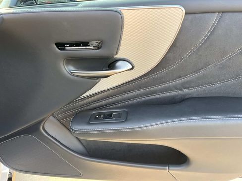 Used 2019 Lexus LS 500 F Sport w/ Accessory Package (Z1) AWD/4WD image 25