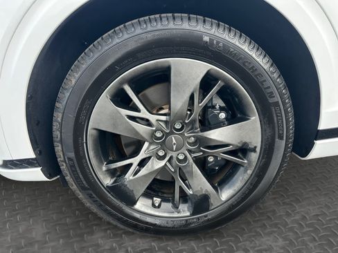 Used 2022 Genesis GV70 3.5T Sport w/ Sport Advanced Package AWD/4WD image 9