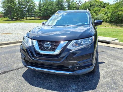 Used 2018 Nissan Rogue SV AWD/4WD image 4