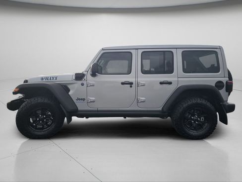 Used 2024 Jeep Wrangler Unlimited image 22