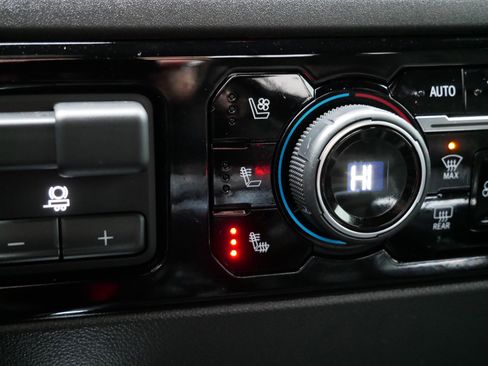 Used 2025 Chevrolet Silverado 1500 High Country w/ Technology Package image 21