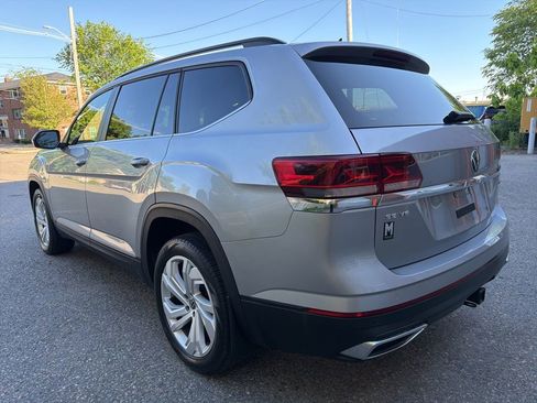 Used 2021 Volkswagen Atlas SE w/ Panoramic Sunroof Package AWD/4WD image 3