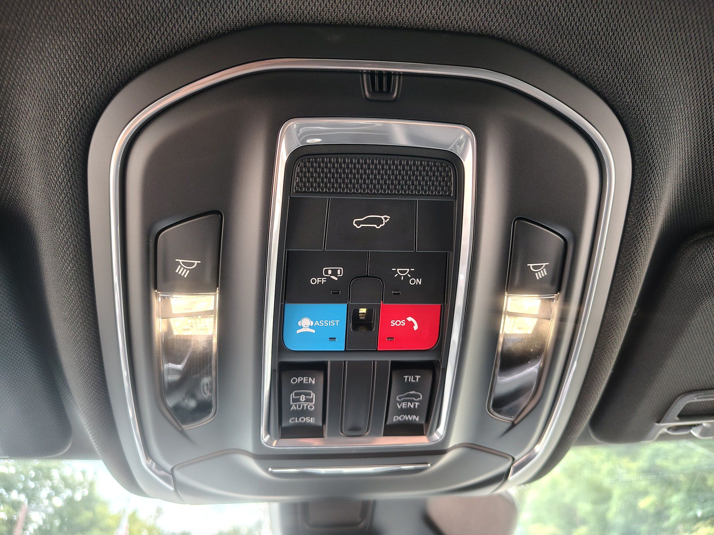 Used 2025 Jeep Grand Cherokee Laredo X w/ Luxury Tech Group I AWD/4WD image 41