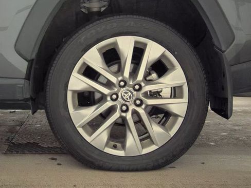 Used 2023 Toyota RAV4 XLE Premium image 55