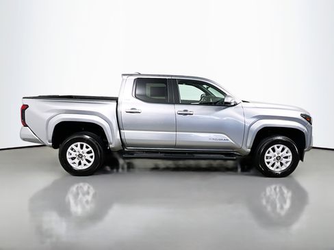 Used 2024 Toyota Tacoma SR5 image 3