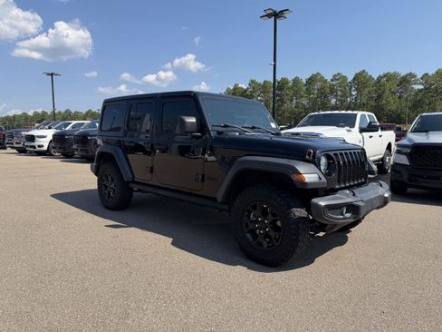 Used 2022 Jeep Wrangler Unlimited Sport AWD/4WD image 3
