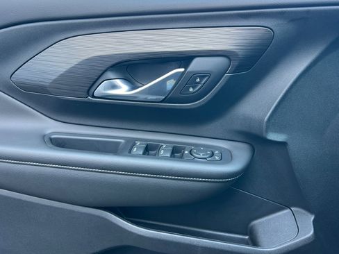 Certified 2023 GMC Terrain SLE w/ Driver Convenience Package image 11