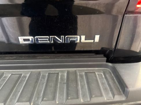Used 2018 GMC Sierra 2500 Denali w/ Duramax Plus Package AWD/4WD image 17