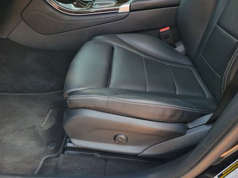 Used 2021 Mercedes-Benz GLC 300 image 6