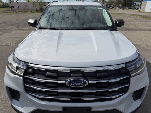 New 2026 Ford Explorer Active AWD/4WD image 5