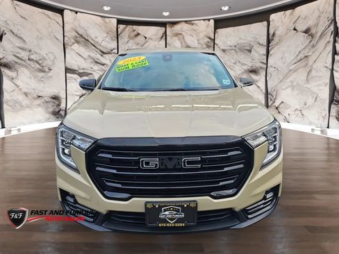 Used 2023 GMC Terrain SLT w/ Elevation Edition FWD image 3