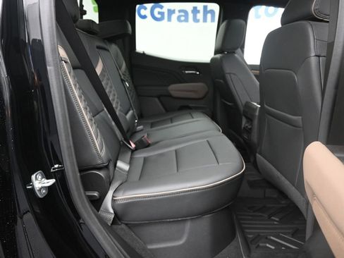 New 2025 GMC Canyon Denali w/ LPO, Denali Black Edition image 9