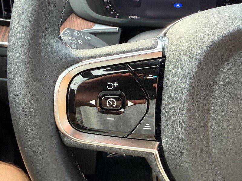 Used 2024 Volvo XC60 T8 Ultimate w/ Protection Package Premier AWD/4WD image 19