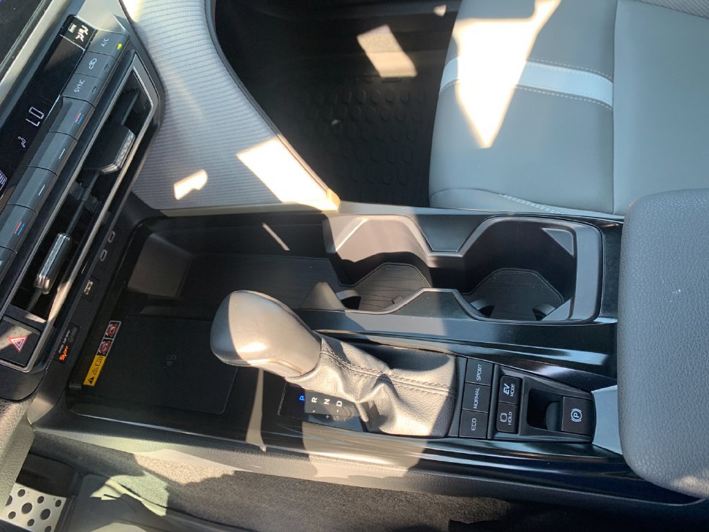 Used 2025 Toyota Camry SE w/ Convenience Package FWD image 24