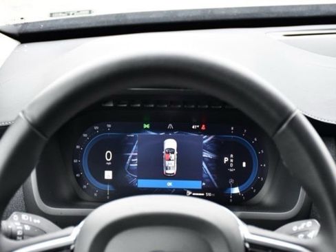 Certified 2025 Volvo XC90 B6 Plus image 22