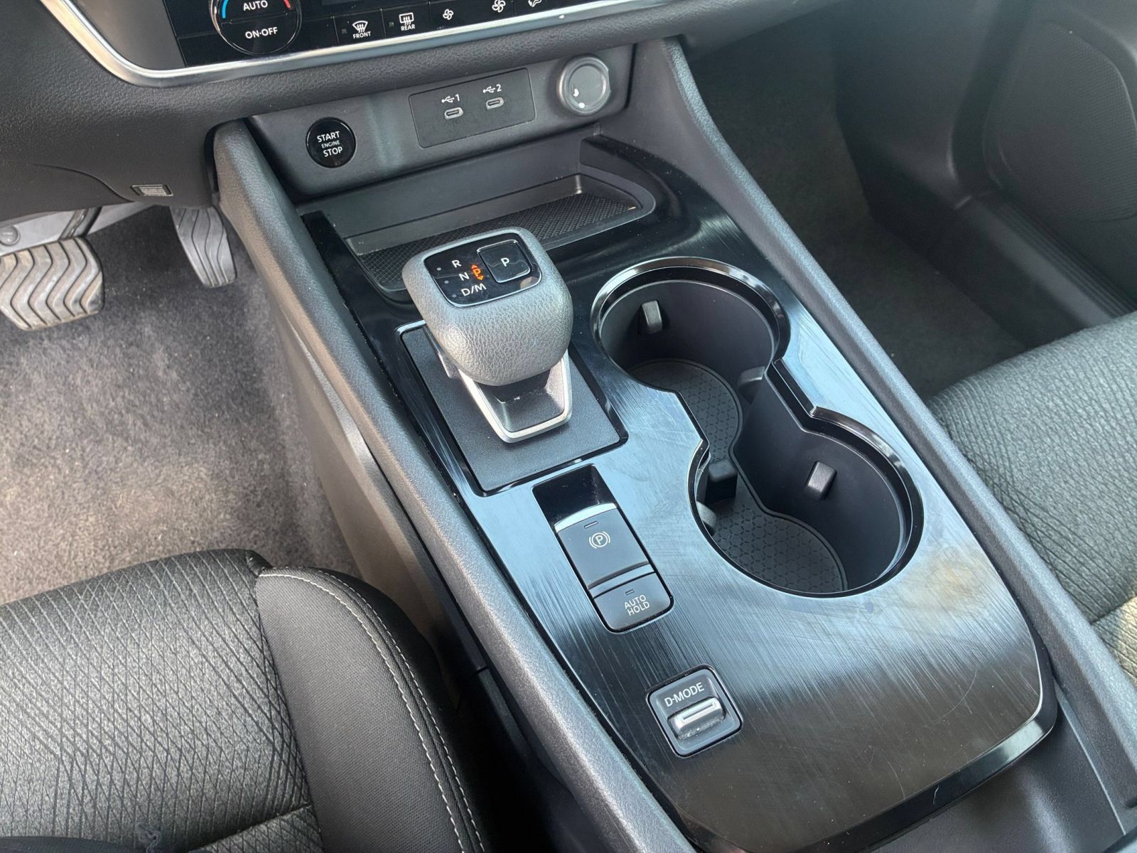 Used 2025 Nissan Rogue SV FWD image 42