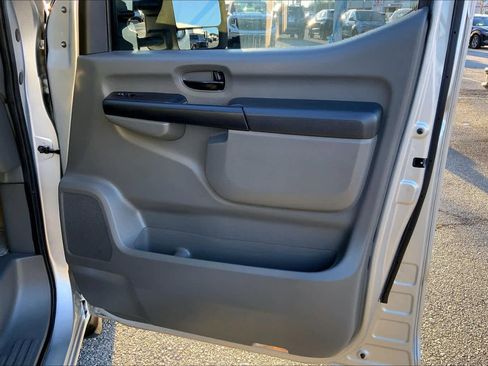 Used 2016 Nissan NV 3500 SL image 20