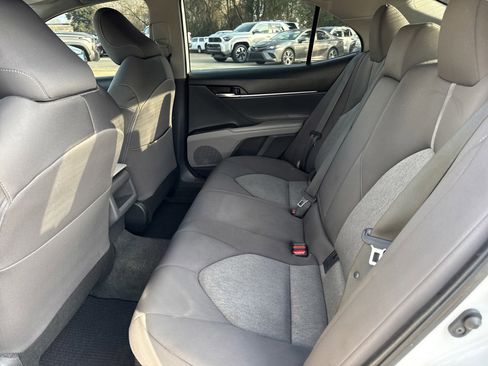 Used 2022 Toyota Camry LE image 13