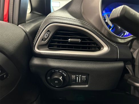 New 2026 Chrysler Pacifica Select image 18