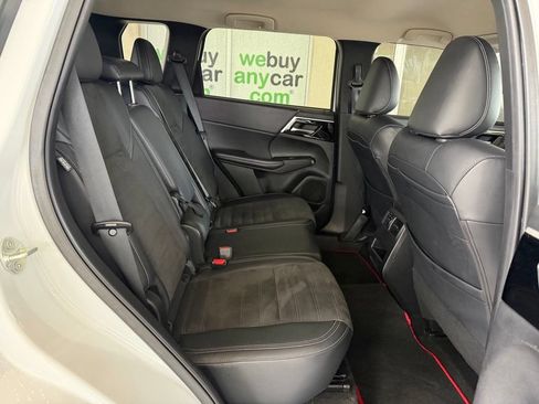 Used 2023 Mitsubishi Outlander SE AWD/4WD image 27