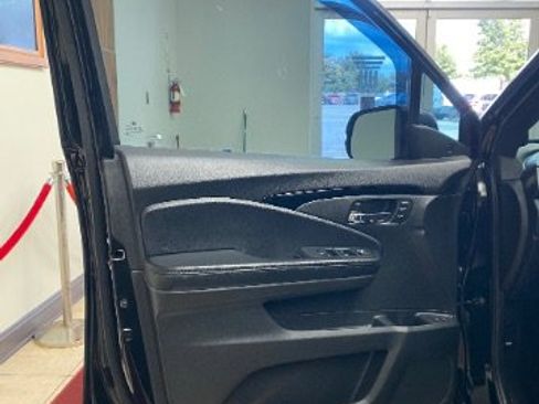 Used 2020 Honda Passport Touring image 9