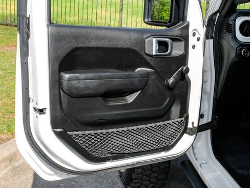 Used 2023 Jeep Gladiator Sport AWD/4WD image 46