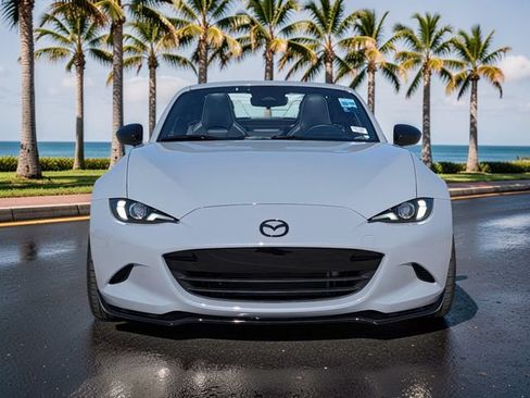 Used 2024 MAZDA MX-5 Miata RF Club RWD image 3