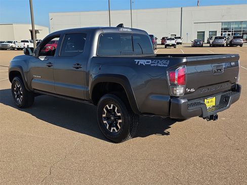 Used 2022 Toyota Tacoma TRD Off-Road image 6