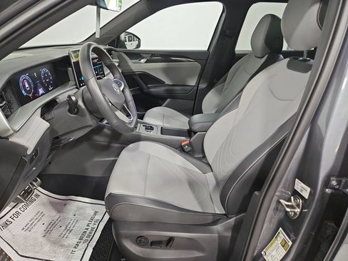 Certified 2025 Volkswagen Tiguan SE R-Line AWD/4WD image 12