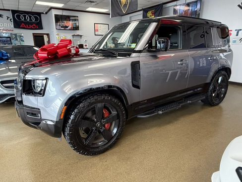 Used 2024 Land Rover Defender 110 X AWD/4WD image 7