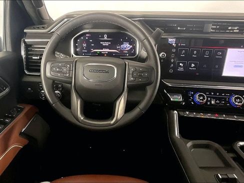 Used 2026 GMC Sierra 2500 Denali Ultimate AWD/4WD image 6