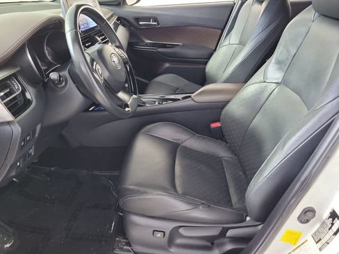 Used 2019 Toyota C-HR Limited FWD image 19