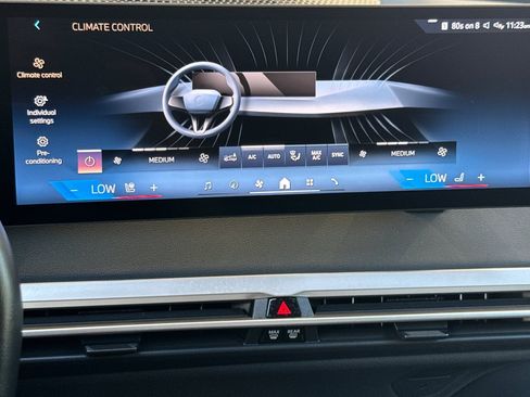 Used 2024 BMW iX xDrive50 w/ Sport Package AWD/4WD image 28