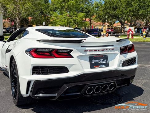 Used 2025 Chevrolet Corvette Z06 RWD image 51