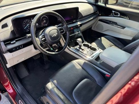 Certified 2023 Kia Carnival SX FWD image 18
