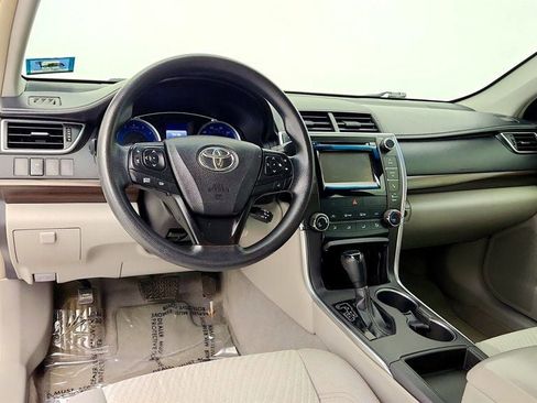Used 2015 Toyota Camry LE FWD image 12