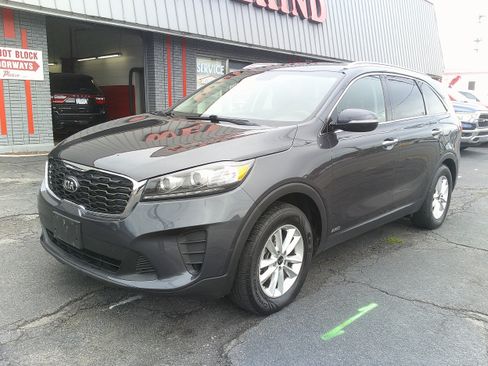 Used 2019 Kia Sorento AWD w/ LX Convenience Package image 2