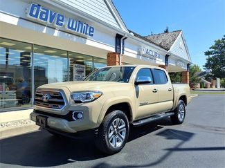 Used 2016 Toyota Tacoma Limited image 1