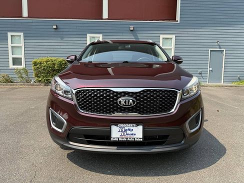 Used 2017 Kia Sorento AWD image 11