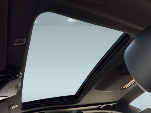 Used 2023 BMW 540i w/ Premium Package RWD image 15