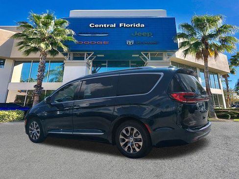 Certified 2022 Chrysler Pacifica Pinnacle FWD image 7