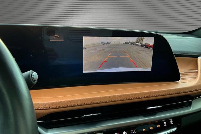 Certified 2024 Cadillac XT4 Premium Luxury w/ Technology Package FWD image 14