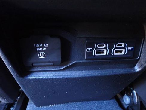 Used 2023 Jeep Grand Cherokee Altitude AWD/4WD image 9