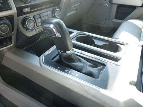 Used 2018 Ford F150 Lariat image 34